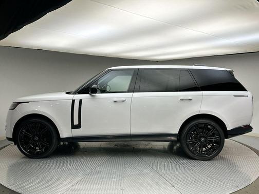 2025 Land Rover Range Rover P530 SE 7 Seat