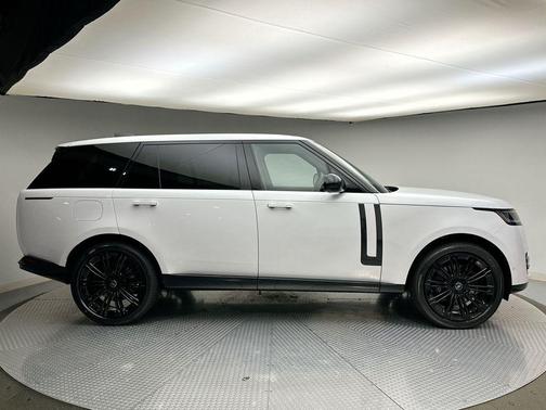 2025 Land Rover Range Rover P530 SE 7 Seat