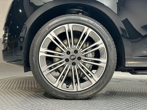 2025 Land Rover Range Rover P400 SE