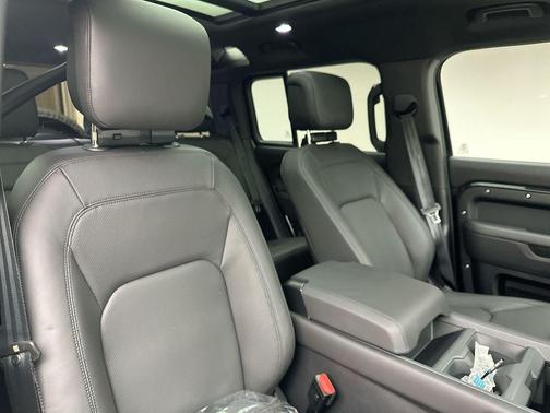 2026 Land Rover Defender P400 X-Dynamic SE