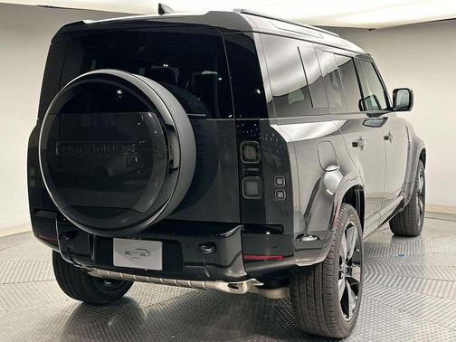 2026 Land Rover Defender P400 X-Dynamic SE