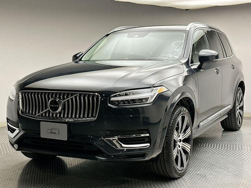 Gray Metallic 2022 Volvo XC90 Recharge Plug-In Hybrid T8 Inscription 6 Passenger