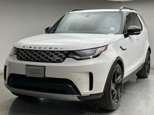 Fuji White 2025 Land Rover Discovery P300 S
