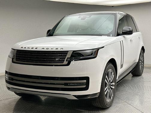 Fuji White 2026 Land Rover Range Rover SE