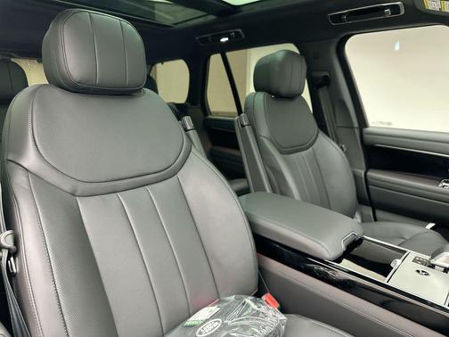2025 Land Rover Range Rover P400 SE