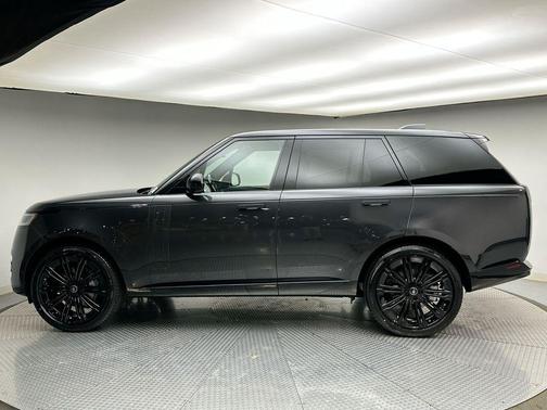 2025 Land Rover Range Rover P400 SE