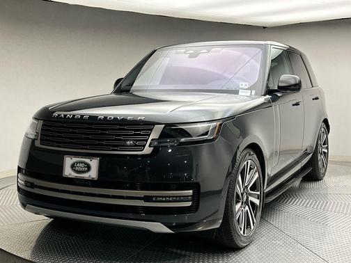 Carpathian Grey 2023 Land Rover Range Rover P400 SE
