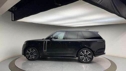 2023 Land Rover Range Rover P530 SE