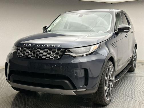 Blue Metallic 2025 Land Rover Discovery S