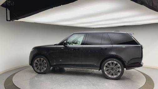 2026 Land Rover Range Rover P530 SE