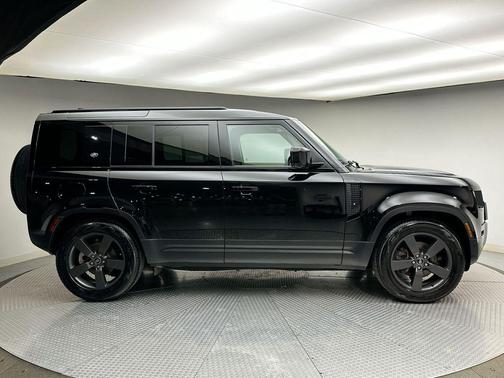 2023 Land Rover Defender 110 S