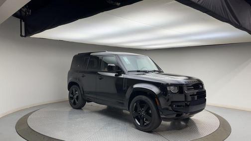 2024 Land Rover Defender 110 P400 X-Dynamic SE