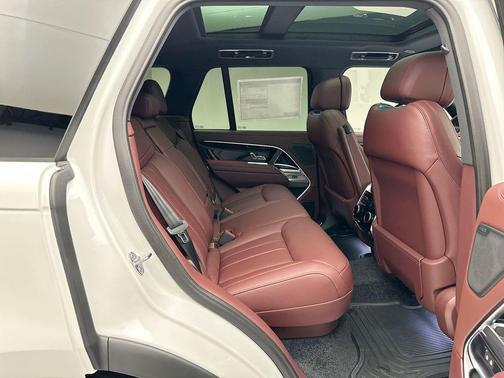 2025 Land Rover Range Rover P530 SE