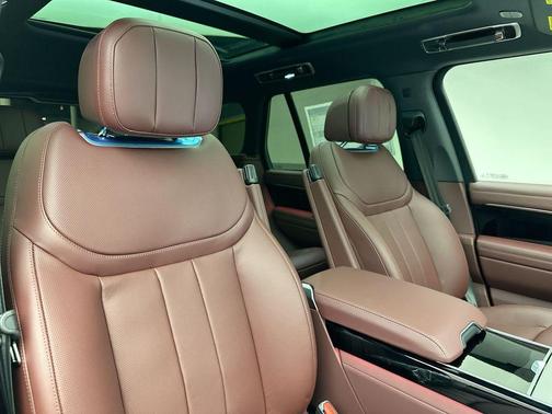 2025 Land Rover Range Rover P530 SE