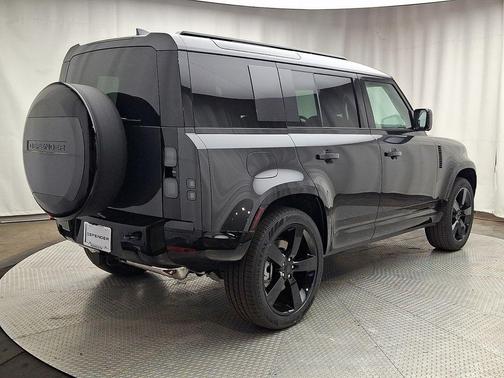 Carpathian Grey 2026 Land Rover Defender P400 X-Dynamic SE