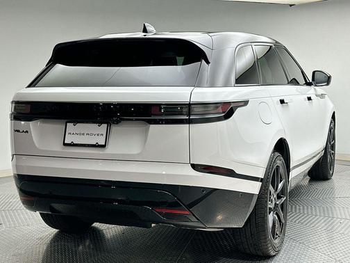 2026 Land Rover Range Rover Velar P250 SE R-Dynamic