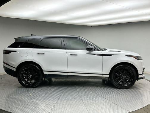 2026 Land Rover Range Rover Velar P250 SE R-Dynamic