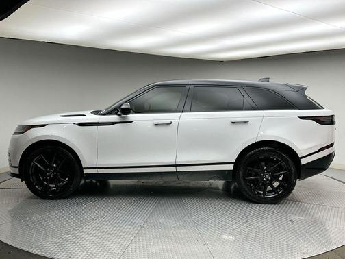 2026 Land Rover Range Rover Velar P250 SE R-Dynamic