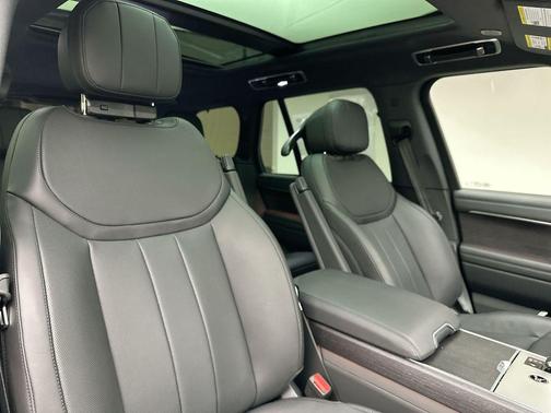 2025 Land Rover Range Rover P400 SE