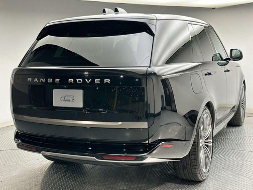 2025 Land Rover Range Rover P400 SE