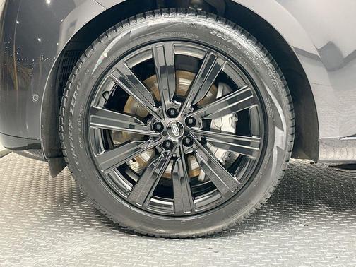 2023 Land Rover Range Rover P530 SE