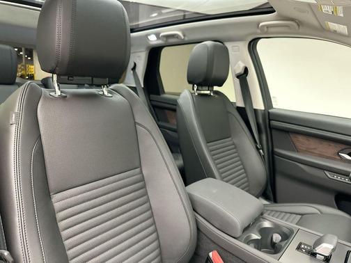 2025 Land Rover Discovery Sport S