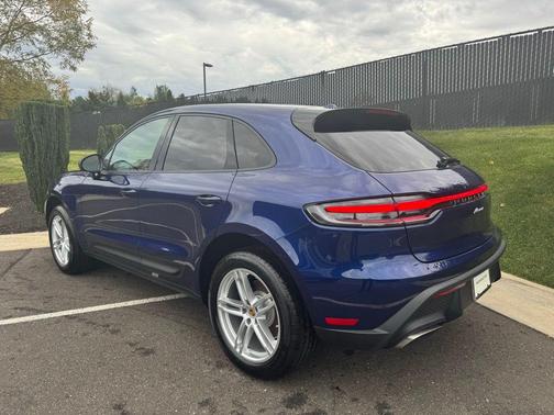 2024 Porsche Macan Base