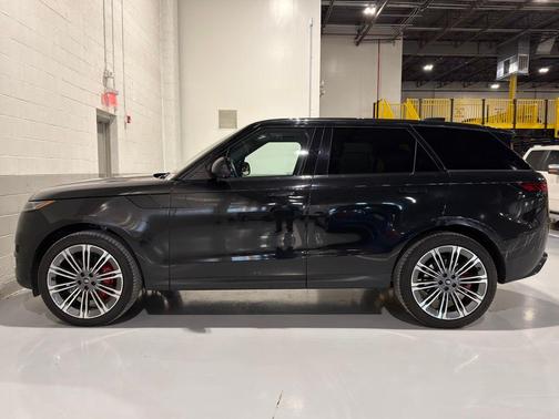2024 Land Rover Range Rover Sport SE