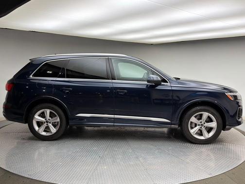 2025 Audi Q7 45 Premium