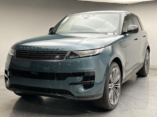 Giola Green Metallic 2025 Land Rover Range Rover Sport P360 SE