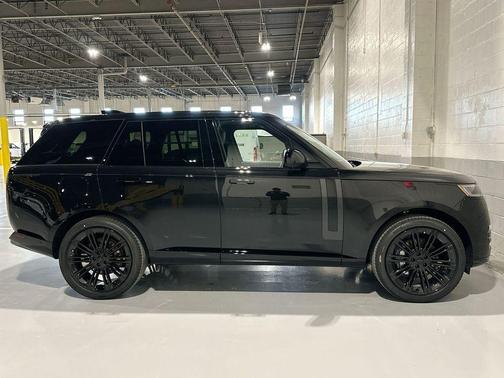 2026 Land Rover Range Rover P400 SE