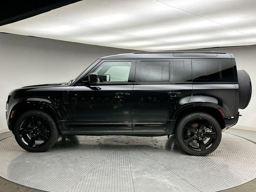 2026 Land Rover Defender P400 X-Dynamic SE