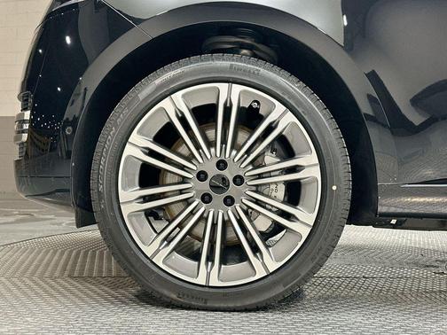 2026 Land Rover Range Rover P530 SE