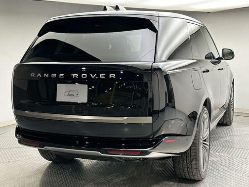 2026 Land Rover Range Rover P530 SE