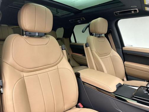 2026 Land Rover Range Rover Sport SE