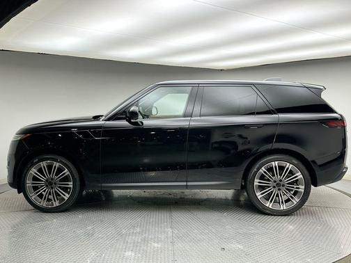 2026 Land Rover Range Rover Sport SE