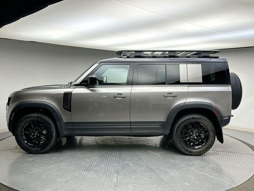 2025 Land Rover Defender 110 P400 S