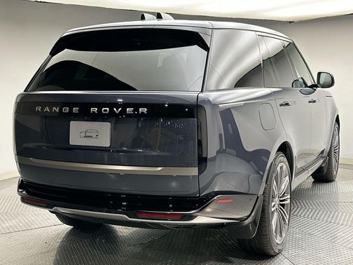 2025 Land Rover Range Rover P400 SE