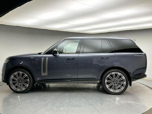 2025 Land Rover Range Rover P400 SE