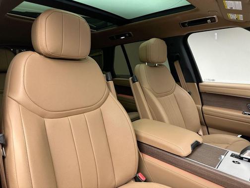 2025 Land Rover Range Rover P400 SE