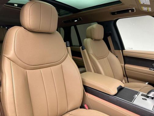 Ostuni Pearl White 2025 Land Rover Range Rover P400 SE