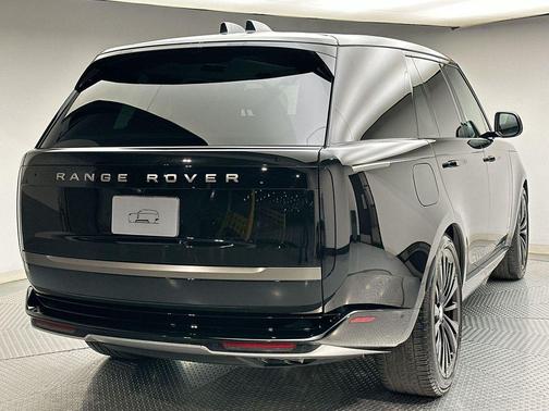 2024 Land Rover Range Rover P530 SE
