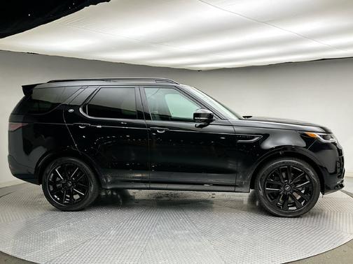 Santorini Black Metallic 2026 Land Rover Discovery Gemini Edition AWD