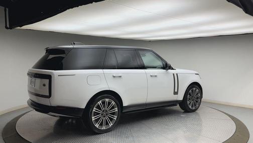 Fuji White 2023 Land Rover Range Rover P530 SE