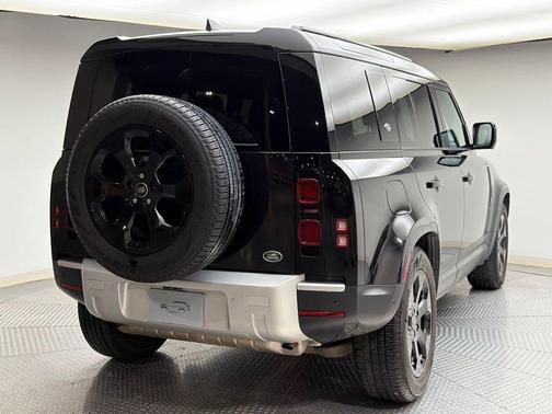 2022 Land Rover Defender 110 S