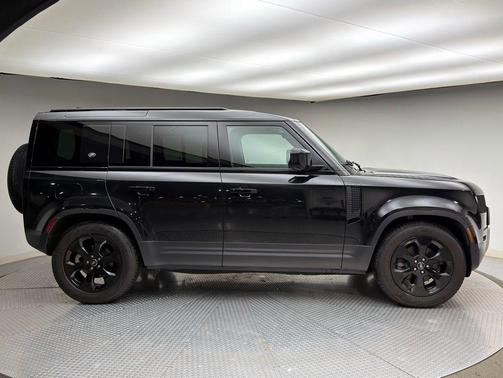 2022 Land Rover Defender 110 S