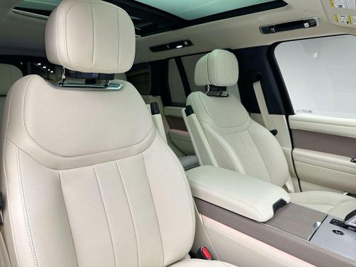 2025 Land Rover Range Rover P530 SE