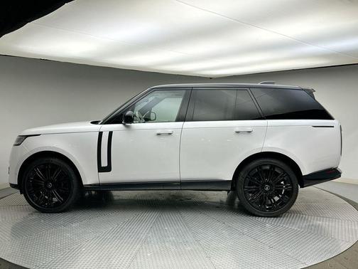 2025 Land Rover Range Rover P530 SE