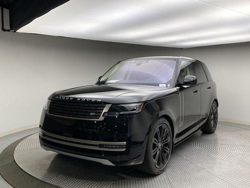 Santorini Black 2023 Land Rover Range Rover P400 SE
