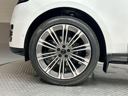 2026 Land Rover Range Rover P400 SE